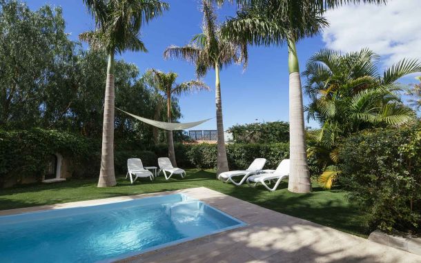 Villa con 3 habitaciones, 3 baños, cocina totalmente equipada